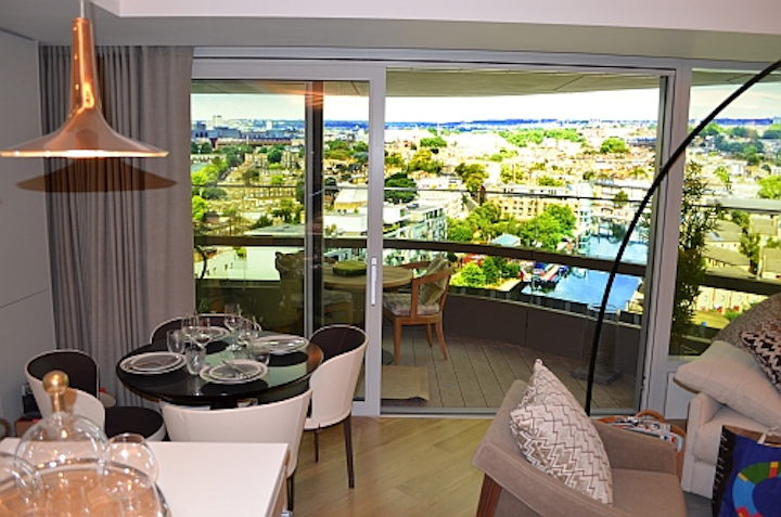 W&Co creates a scenic LED lighbox view for available London apartments