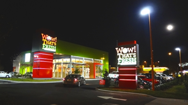 Arkon provides outdoor LED lighting for Wow! That's Fresh restaurant