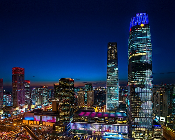 It S A Skyscraper It S An Office Complex It S An Led Screen Updated Leds Magazine