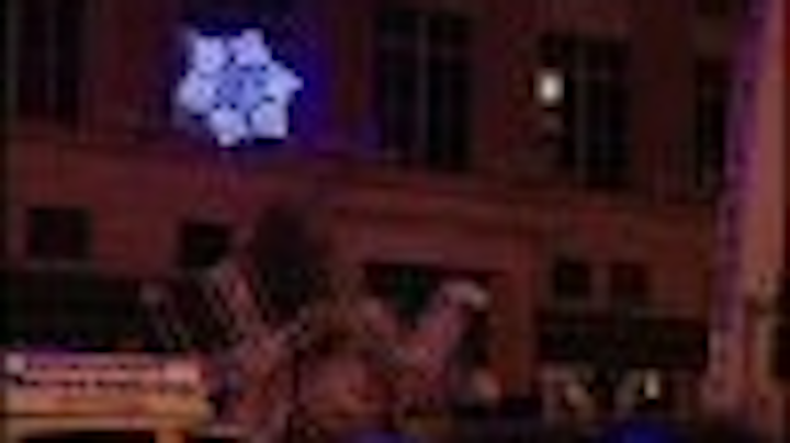 Content Dam Leds En Articles 2004 12 The Lights Behind The Saks Snowflakes Project Leftcolumn Article Thumbnailimage File