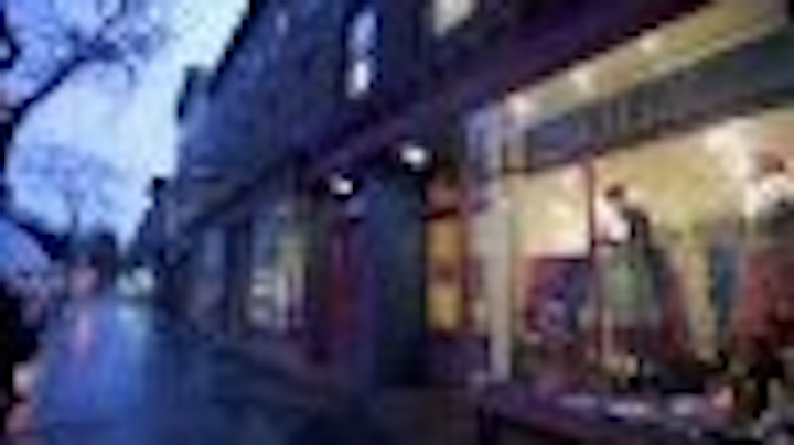 Content Dam Leds En Articles 2005 01 Brooklyn S Main Street Revitalized By Led Lighting Leftcolumn Article Thumbnailimage File