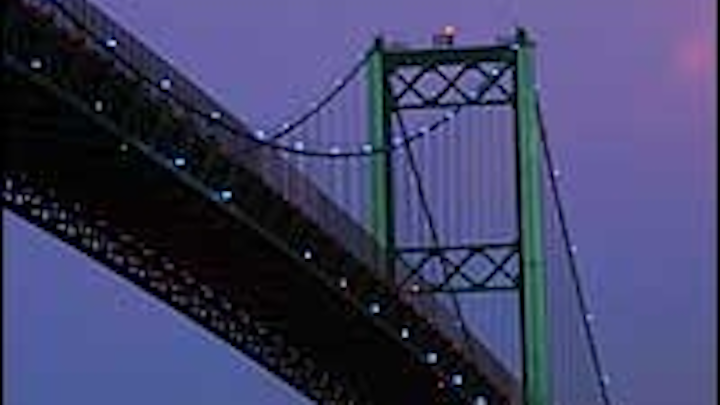 Content Dam Leds En Articles 2005 02 Vincent Thomas Bridge Sparkles With Solar Powered Leds Leftcolumn Article Thumbnailimage File
