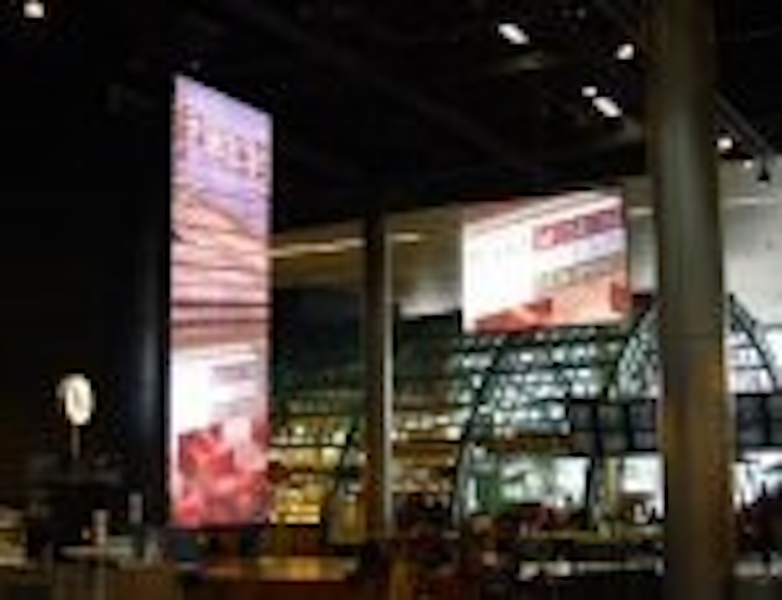 Content Dam Leds En Articles 2005 03 Led Signs Inform Airline Passengers Leftcolumn Article Thumbnailimage File