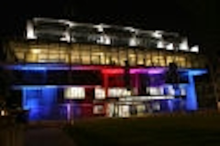 Content Dam Leds En Articles 2005 06 Pulsar Adds Color To Qeii Conference Center Leftcolumn Article Thumbnailimage File