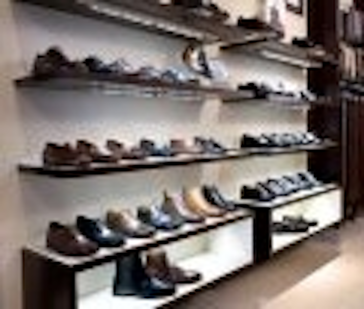 Content Dam Leds En Articles 2005 06 Shoe Store Adopts Color Kinetics Intelliwhite For Display Lighting Leftcolumn Article Thumbnailimage File