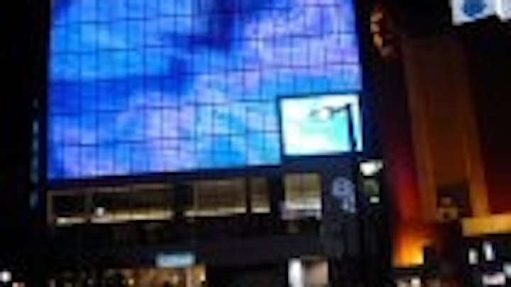 Content Dam Leds En Articles 2005 08 Largest Ever Colour Tramp Lights Up Pachinko Center Leftcolumn Article Thumbnailimage File
