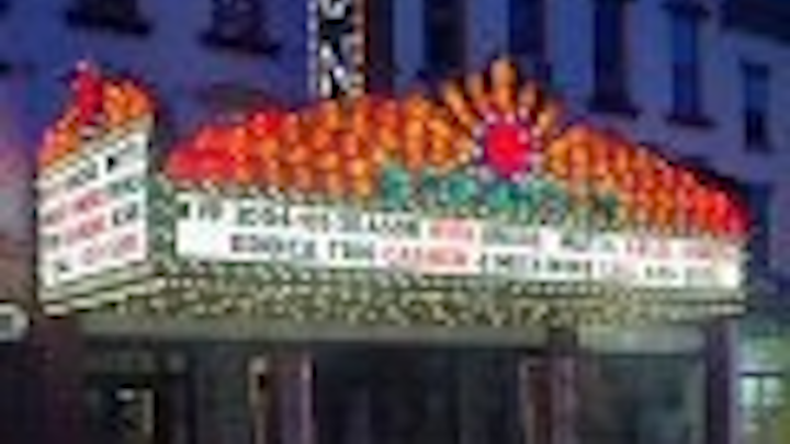 Content Dam Leds En Articles 2005 08 Leds Bulbs Headline At Historic Theater In Ny State Leftcolumn Article Thumbnailimage File