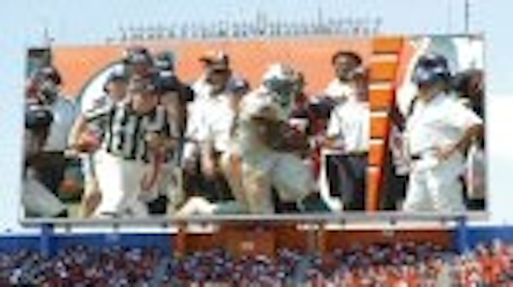Content Dam Leds En Articles 2005 10 Daktronics To Build Giant Led Video Display At Dolphins Stadium Leftcolumn Article Thumbnailimage File