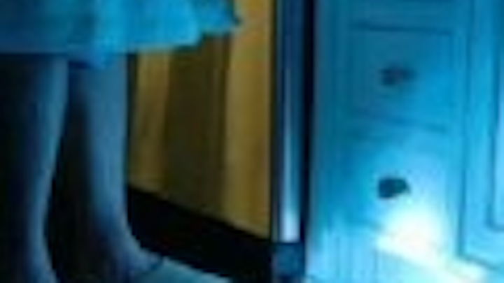 Content Dam Leds En Articles 2005 11 Light Relief Led Slippers Cufflinks And Wrinkle Remover Leftcolumn Article Thumbnailimage File