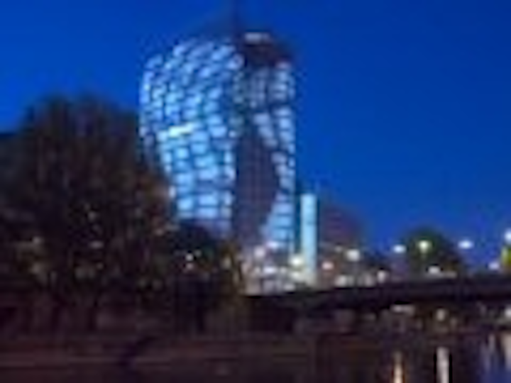 Content Dam Leds En Articles 2006 05 Barco Covers Vienna Building With Led Blocks Leftcolumn Article Thumbnailimage File