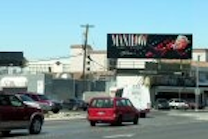 Content Dam Leds En Articles 2006 05 Displays Leds In Las Vegas Billboards Lisbon Casino Leftcolumn Article Thumbnailimage File
