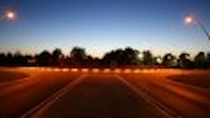 Content Dam Leds En Articles 2006 10 Tri O Light Installs Led Lighting In Roundabout Curbstones Leftcolumn Article Thumbnailimage File