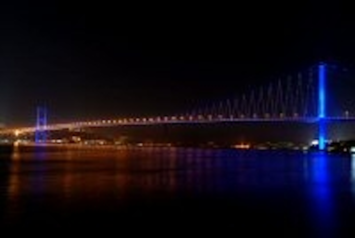 Content Dam Leds En Articles 2007 05 Leds Link Continents On The Bosporus Bridge Leftcolumn Article Thumbnailimage File