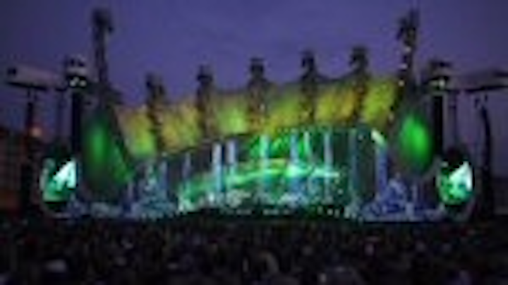 Content Dam Leds En Articles 2007 07 Genesis Concert Backdrop Uses 9 Million Leds Leftcolumn Article Thumbnailimage File