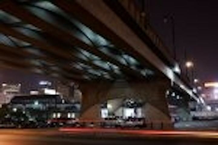 Content Dam Leds En Articles 2007 10 Pixelarc Led Fixtures Light Demonbreun Street Viaduct Leftcolumn Article Thumbnailimage File