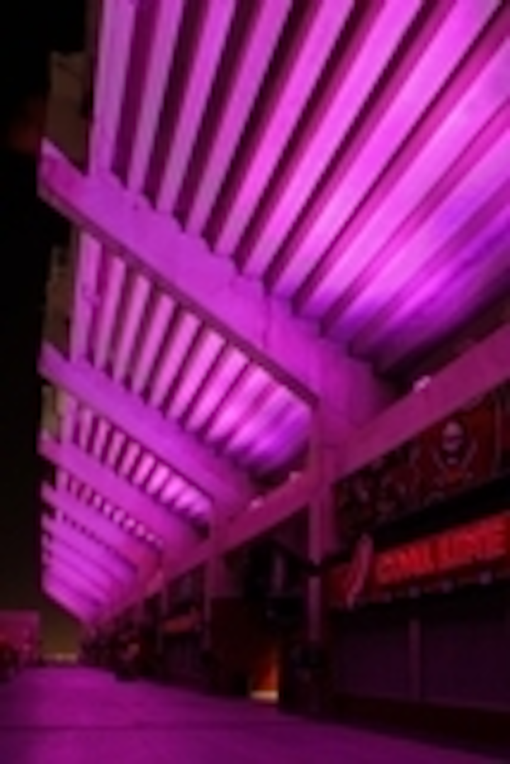 Content Dam Leds En Articles 2009 01 Philips Lamps Make Super Bowl Celebration Glow With Energy Efficiency Leftcolumn Article Thumbnailimage File