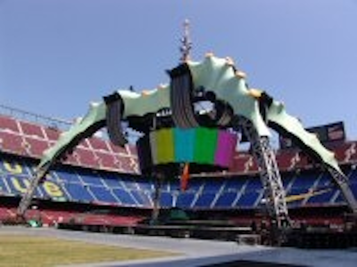 Content Dam Leds En Articles 2009 07 Barco Creates Giant 360 Degree Led Screen For U2 Tour Leftcolumn Article Thumbnailimage File
