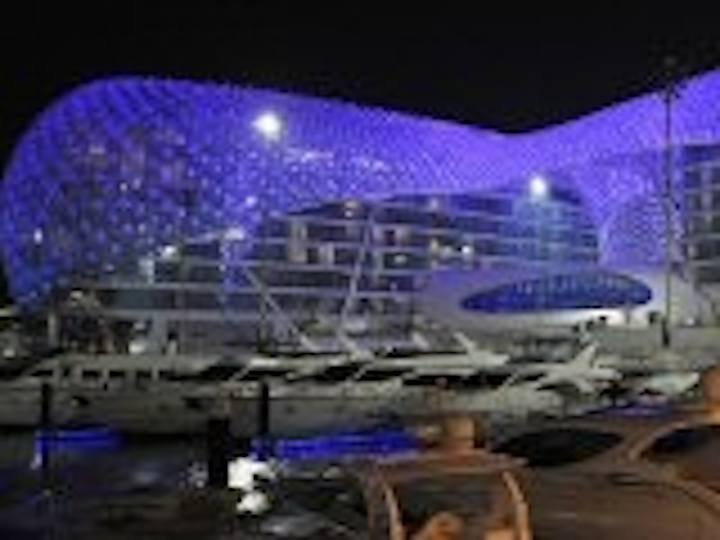 Content Dam Leds En Articles 2009 11 Enfis And Cooper Lighting Provide Led Veil For Yas Hotel Leftcolumn Article Thumbnailimage File