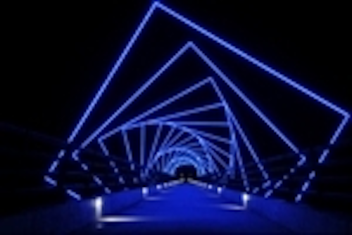 Content Dam Leds En Articles 2011 06 Iowa Footbridge Features Inspired Led Design Leftcolumn Article Thumbnailimage File