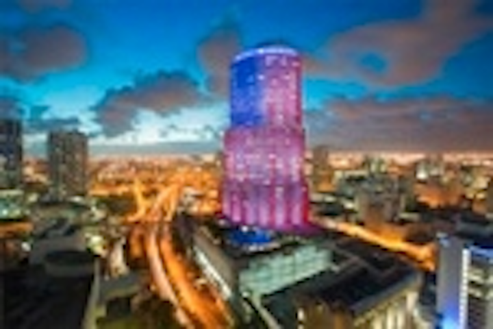 Content Dam Leds En Articles 2012 09 Philips Color Kinetics Supplies Dynamic Lighting For Miami Tower Retrofit Leftcolumn Article Thumbnailimage File