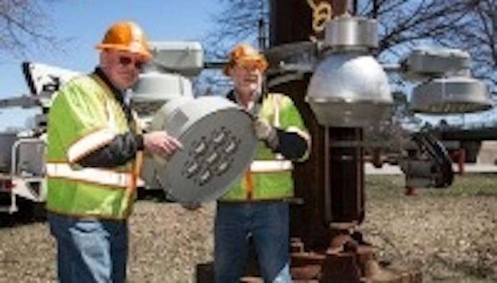Content Dam Leds En Articles 2013 06 Mainedot Installs High Mast Leds Leftcolumn Article Thumbnailimage File