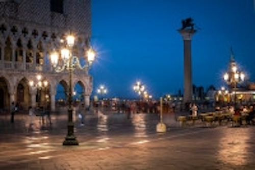 Content Dam Leds En Articles 2013 10 Litek Retrofits Lighting In Venice Customizes Leds For Legacy Look Leftcolumn Article Thumbnailimage File