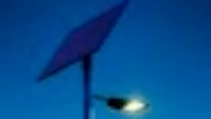 Content Dam Leds En Articles Iif 2012 01 Philips And Nxp Develop Solar Powered Led Street Light Leftcolumn Article Thumbnailimage File