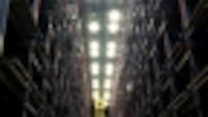 Content Dam Leds En Articles Iif 2013 02 Ge Lighting Retrofits Cargo Facility Mh Lighting With Fluorescents Leftcolumn Article Thumbnailimage File
