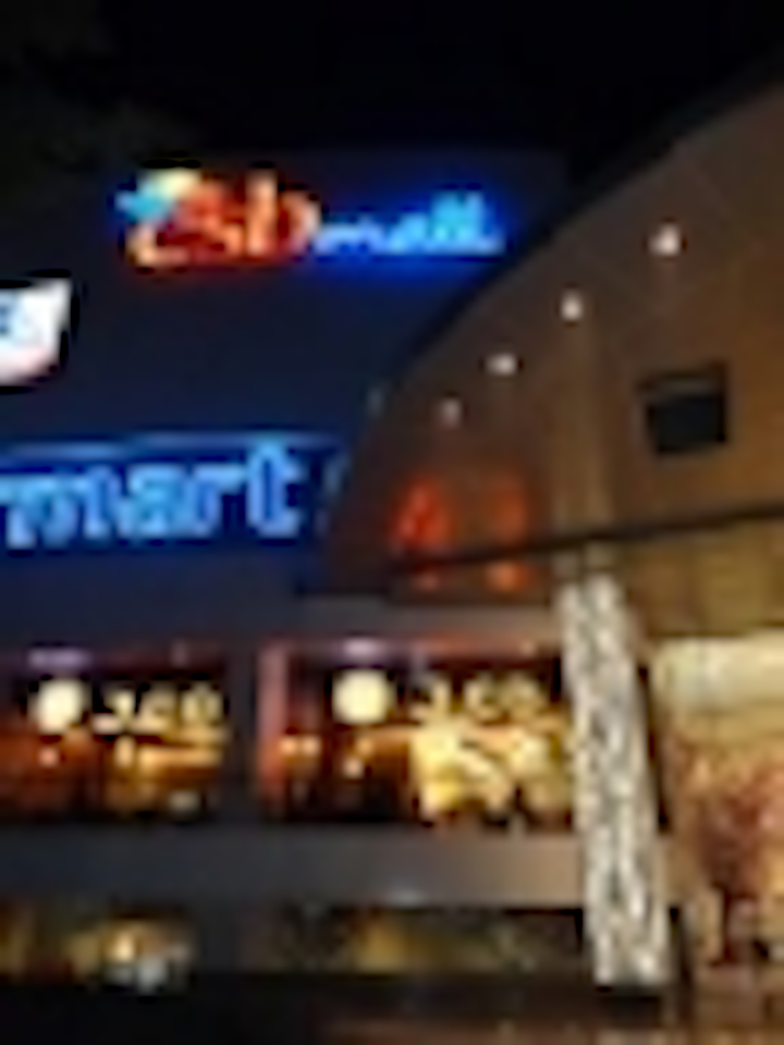 Content Dam Leds En Articles Iif 2013 03 Ge Lighting Combines Cmh And Led Lighting In Cirebon Mall Leftcolumn Article Thumbnailimage File