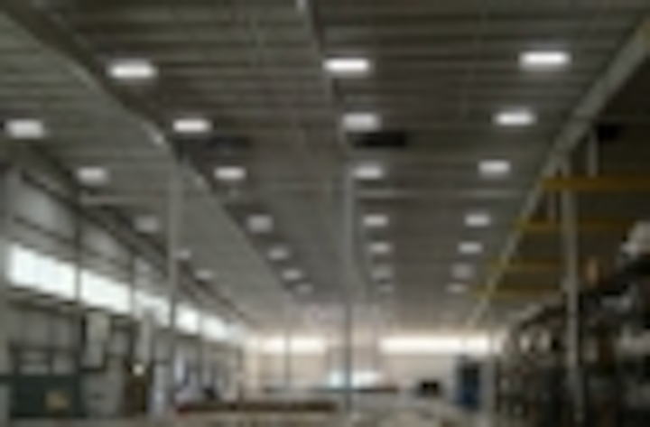Content Dam Leds En Articles Iif 2013 09 Ge Lighting Supplies T5 Fluorescent System To Replace Mh In Trucking Warehouse Leftcolumn Article Thumbnailimage File