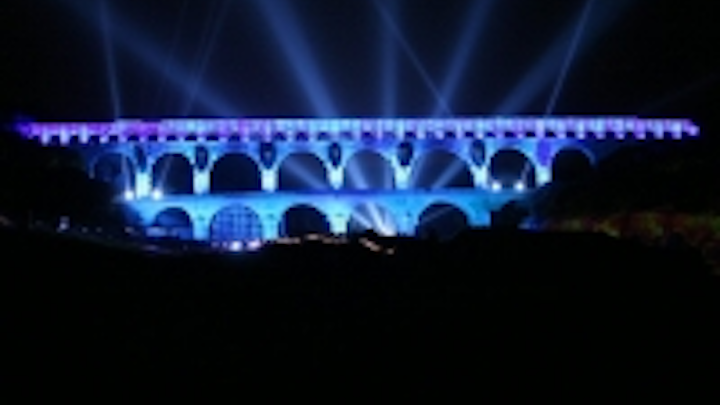 Content Dam Leds En Ugc 2006 07 Le Pont Du Gard Hosts Led Pixelline Extravaganza Leftcolumn Article Thumbnailimage File