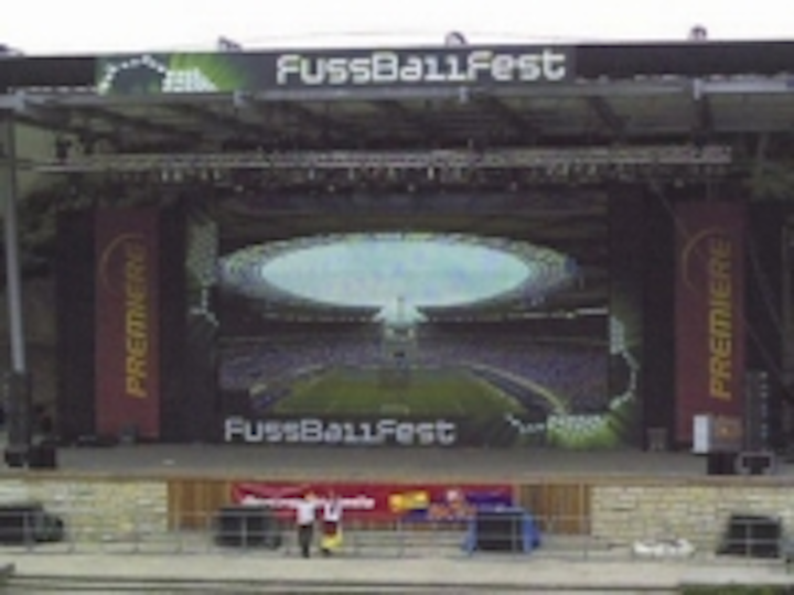 Content Dam Leds En Ugc 2006 07 Lighthouse Led Screen Provides Biggest And Best For Berlin Football Fans Leftcolumn Article Thumbnailimage File