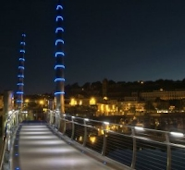 Content Dam Leds En Ugc 2006 11 Led Handrails From Plm Light Up Torquay Marina Leftcolumn Article Thumbnailimage File
