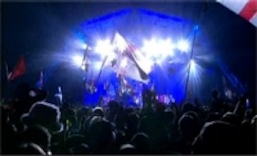 Content Dam Leds En Ugc 2007 07 Comets Seen Over Glastonbury Led Fixtures At Festival Leftcolumn Article Thumbnailimage File