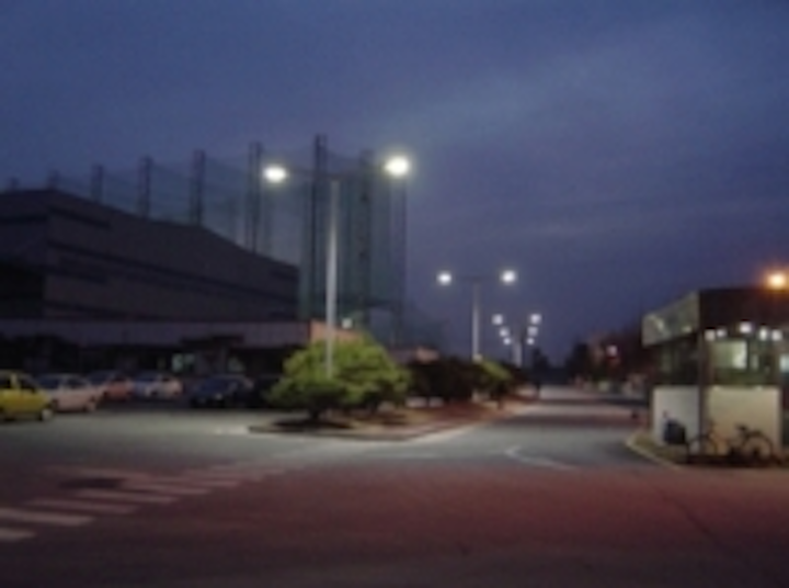 Content Dam Leds En Ugc 2007 08 Doolim System Unveils 150 Watt Warm White Led Street Light With Led Converter Leftcolumn Article Thumbnailimage File