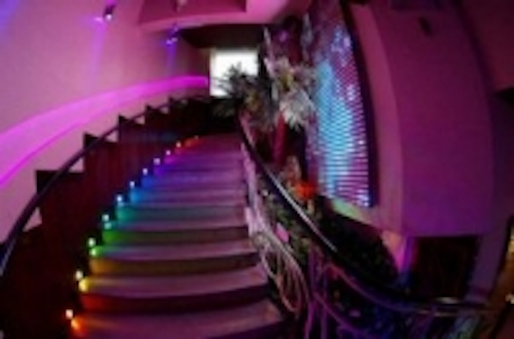Content Dam Leds En Ugc 2007 11 Esl Provides Isis With Glitz Opposite The Ritz Leftcolumn Article Thumbnailimage File