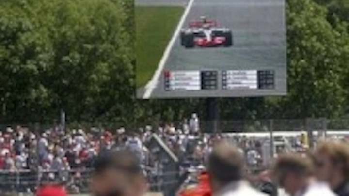 Content Dam Leds En Ugc 2008 05 Diamond Vision Takes The Flag At Silverstone Leftcolumn Article Thumbnailimage File