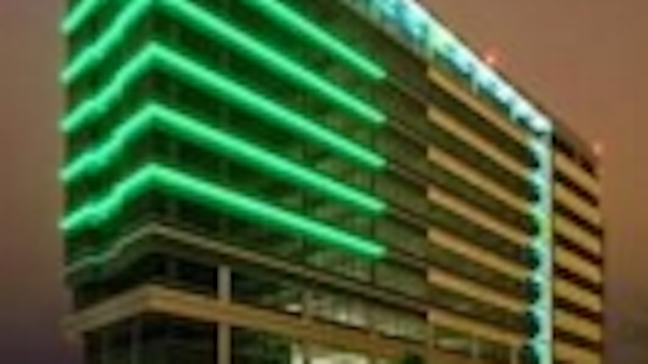 Content Dam Leds En Ugc 2008 12 Ilight Technologies Provides Maximum Visual Impact For Sunroad Centrum Leftcolumn Article Thumbnailimage File