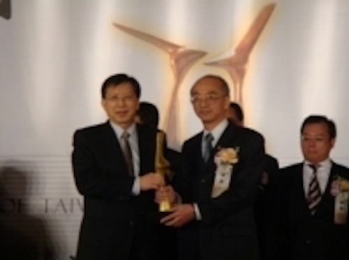 Content Dam Leds En Ugc 2008 12 Macroblock Chairman Dr Li Chang Yang Receives Outstanding Entrepreneur Award Leftcolumn Article Thumbnailimage File