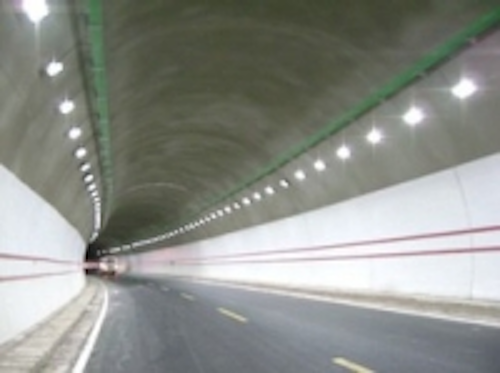 Content Dam Leds En Ugc 2009 10 Leds Light Tunnel In Uk Leftcolumn Article Thumbnailimage File