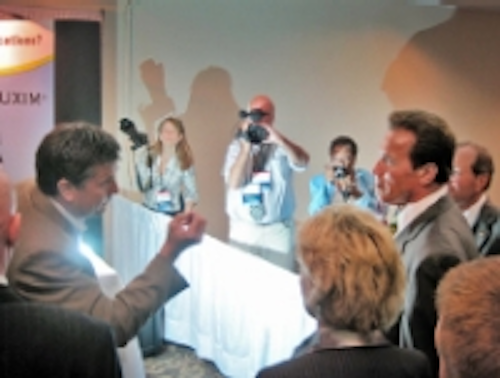 Content Dam Leds En Ugc 2009 10 Luxim Shows Energy Efficient Light Emitting Plasma To Gov Schwarzenegger Leftcolumn Article Thumbnailimage File