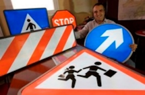 Content Dam Leds En Ugc 2010 01 Elumin8 Launch Range Of Energy Efficient Led Traffic Signs Leftcolumn Article Thumbnailimage File