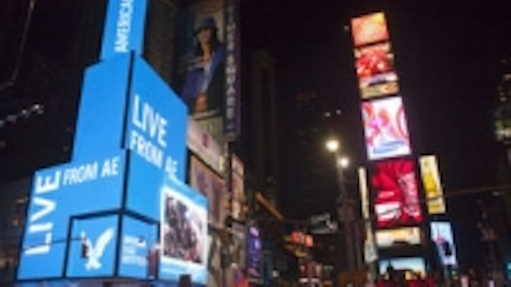 Content Dam Leds En Ugc 2010 03 Barco Led Panels Wrap American Eagle Outfitters Times Square Store Leftcolumn Article Thumbnailimage File