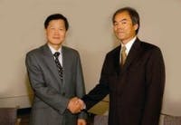 Content Dam Leds En Ugc 2010 03 Shuji Nakamura Joins Seoul Semiconductor As Consultant Leftcolumn Article Thumbnailimage File