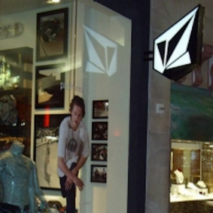 Content Dam Leds En Ugc 2010 04 Led Concepts Creates 25 Spectacular Stone Shaped Led Light Boxes For Eco Conscious Volcom Leftcolumn Article Thumbnailimage File