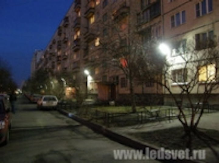 Content Dam Leds En Ugc 2010 05 Example Coverage Of The Yard In St Petersburg With A Series Of Lamps Uss Leftcolumn Article Thumbnailimage File