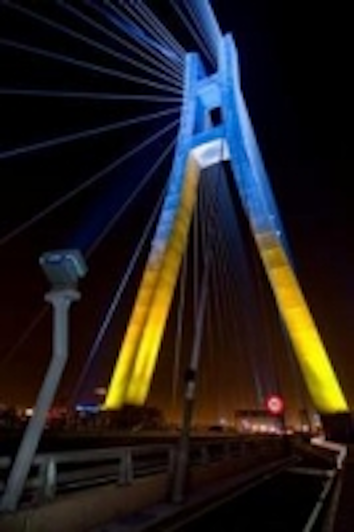 Content Dam Leds En Ugc 2010 09 Aop S Led Lighting Transforms Xinbei Bridge Into A New Landmark Leftcolumn Article Thumbnailimage File