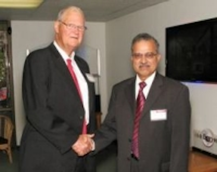 Content Dam Leds En Ugc 2010 10 Missouri Congressman Ike Skelton Chairman Of The House Armed Services Committee Visits With Ledtroni Leftcolumn Article Thumbnailimage File