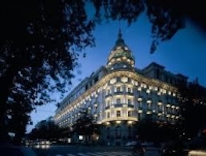 Content Dam Leds En Ugc 2010 11 Elelux Italia Install Led Lights In The Most Famous Italian Hotel In Rome Leftcolumn Article Thumbnailimage File