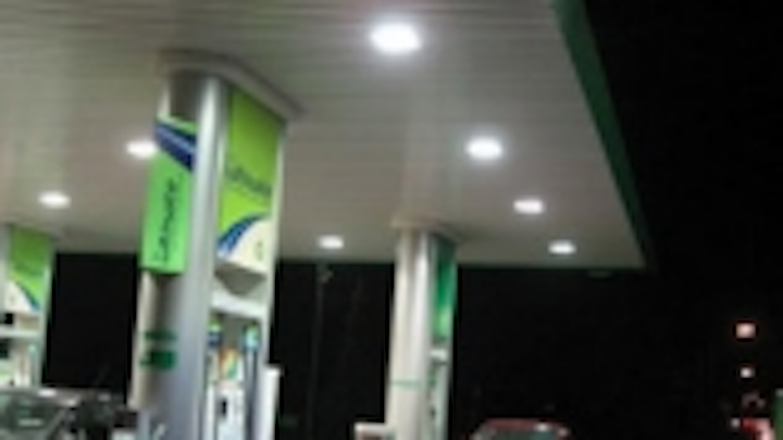 Content Dam Leds En Ugc 2010 12 Ambergreat Led Gas Station Light Helps Light Up Netherlands Bp Gas Station Project Leftcolumn Article Thumbnailimage File